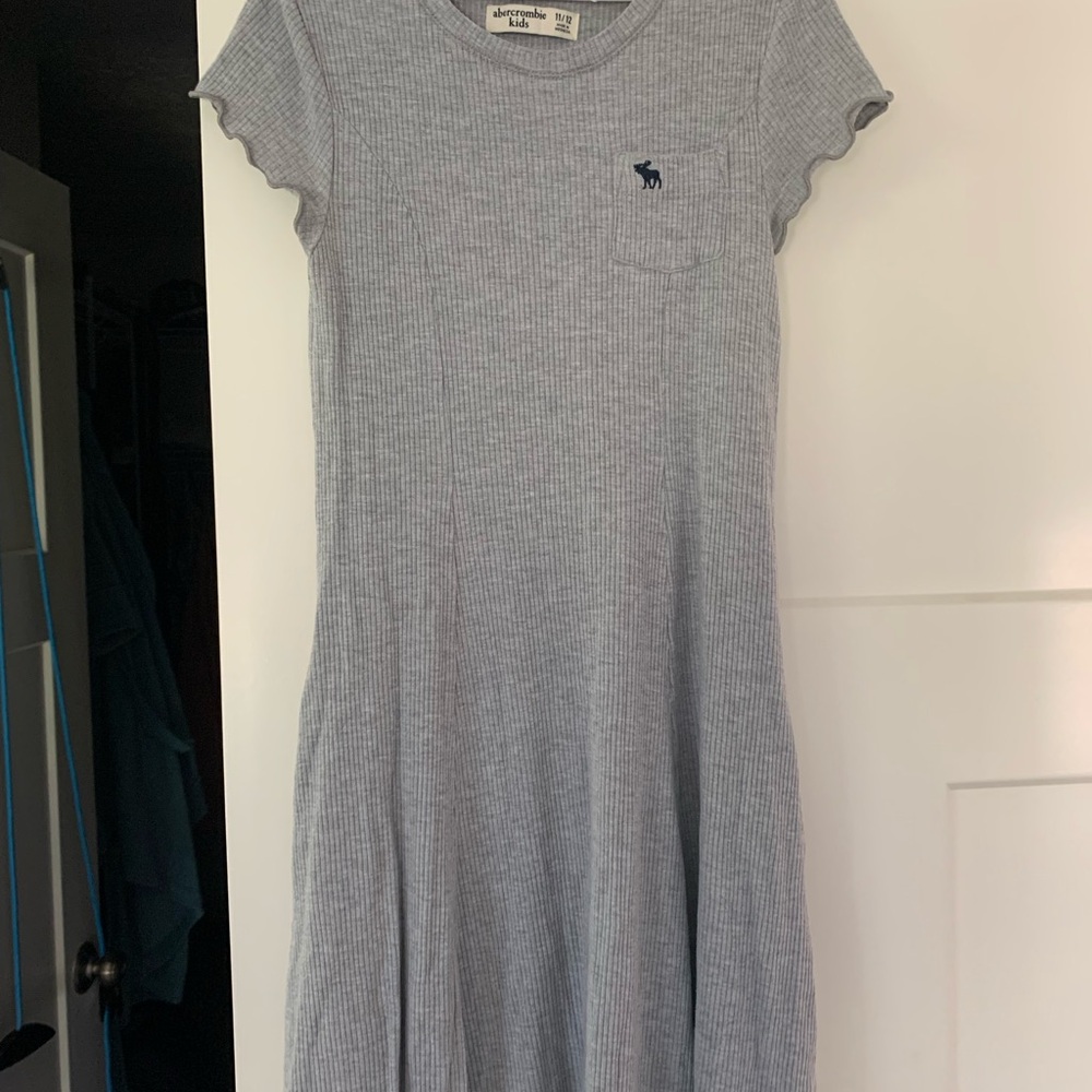 Abercrombie Kids Light Gray Ribbed Midi Dress